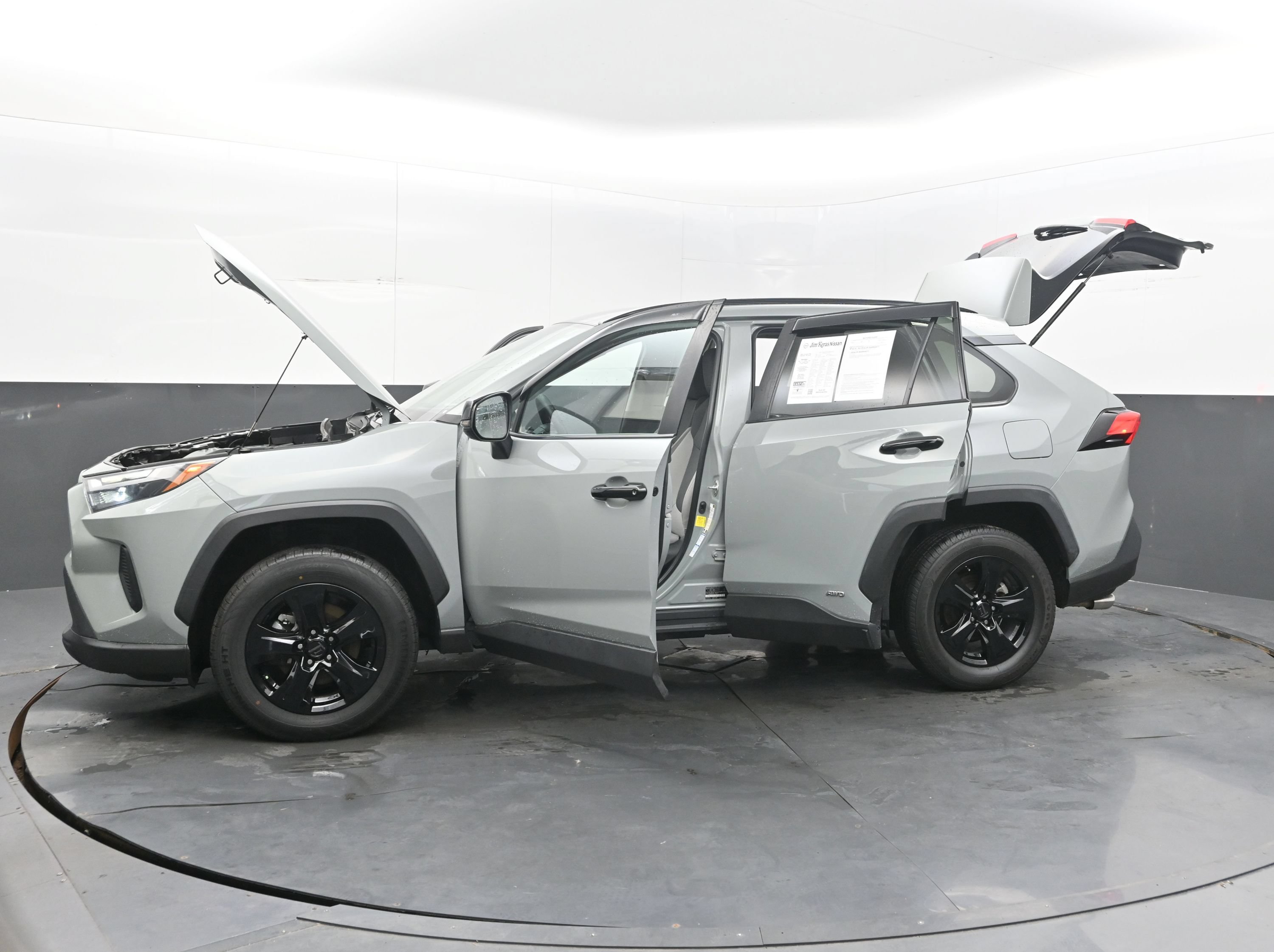 Used 2022 Toyota RAV4 XLE AWD/4WD image 42