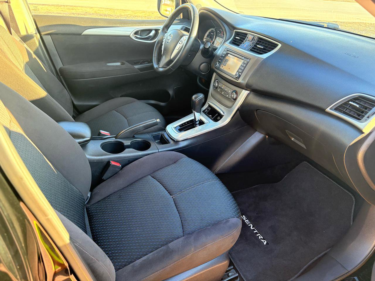 Used 2013 Nissan Sentra SR w/ Premium Pkg image 38