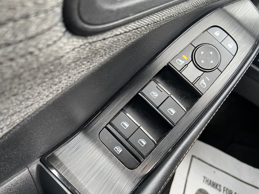 Used 2023 Nissan Rogue SV FWD image 19
