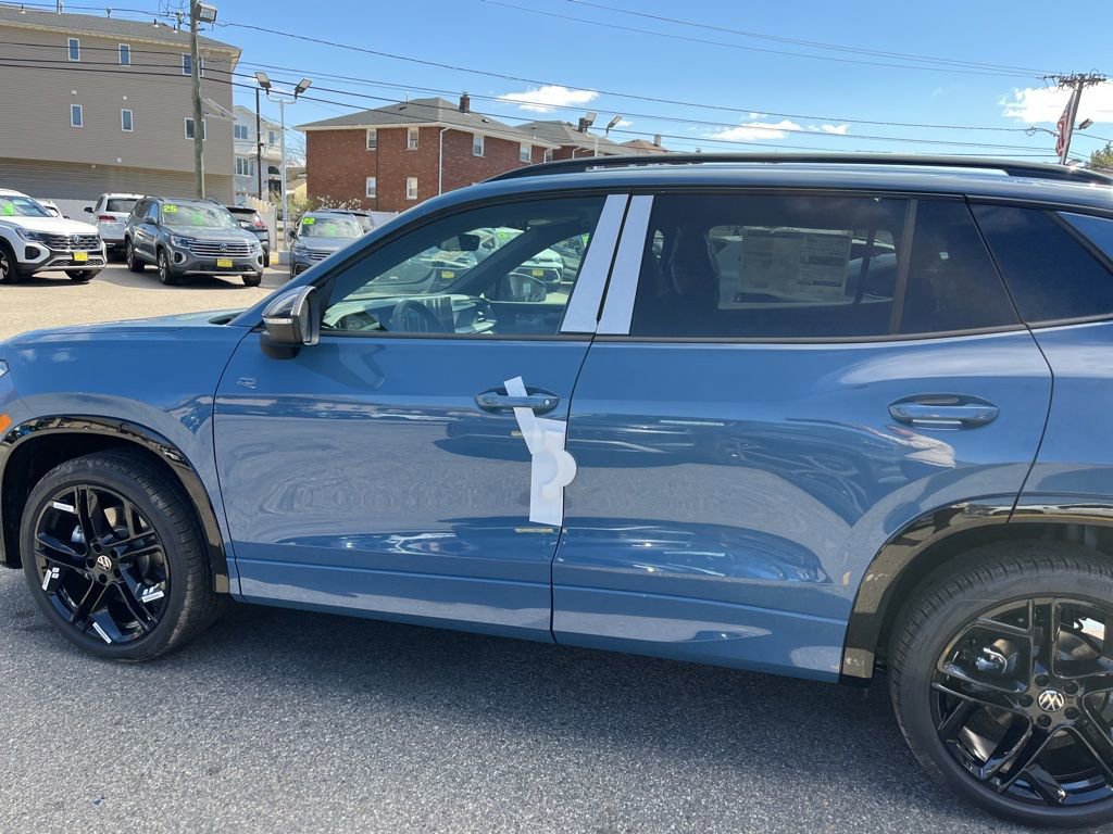 New 2026 Volkswagen Tiguan SE R-Line image 16