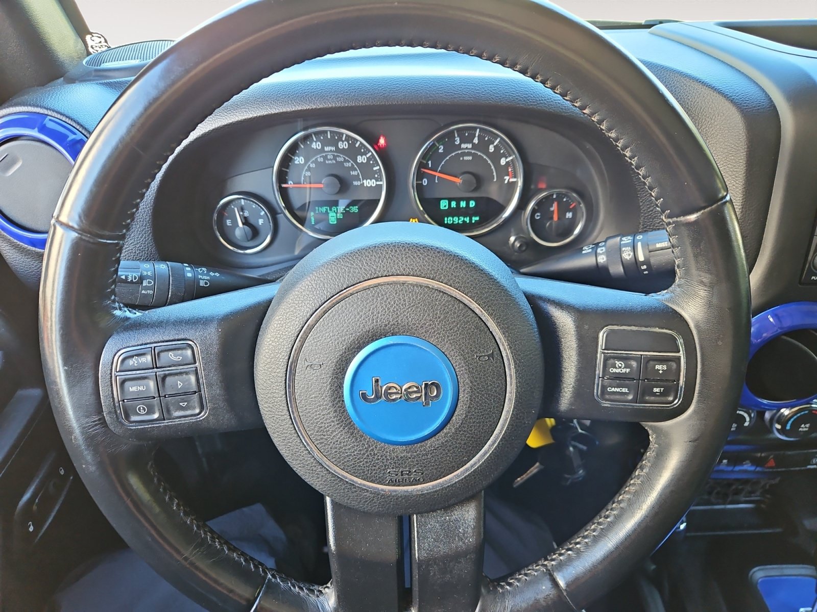 Used 2018 Jeep Wrangler Unlimited Sahara AWD/4WD image 12