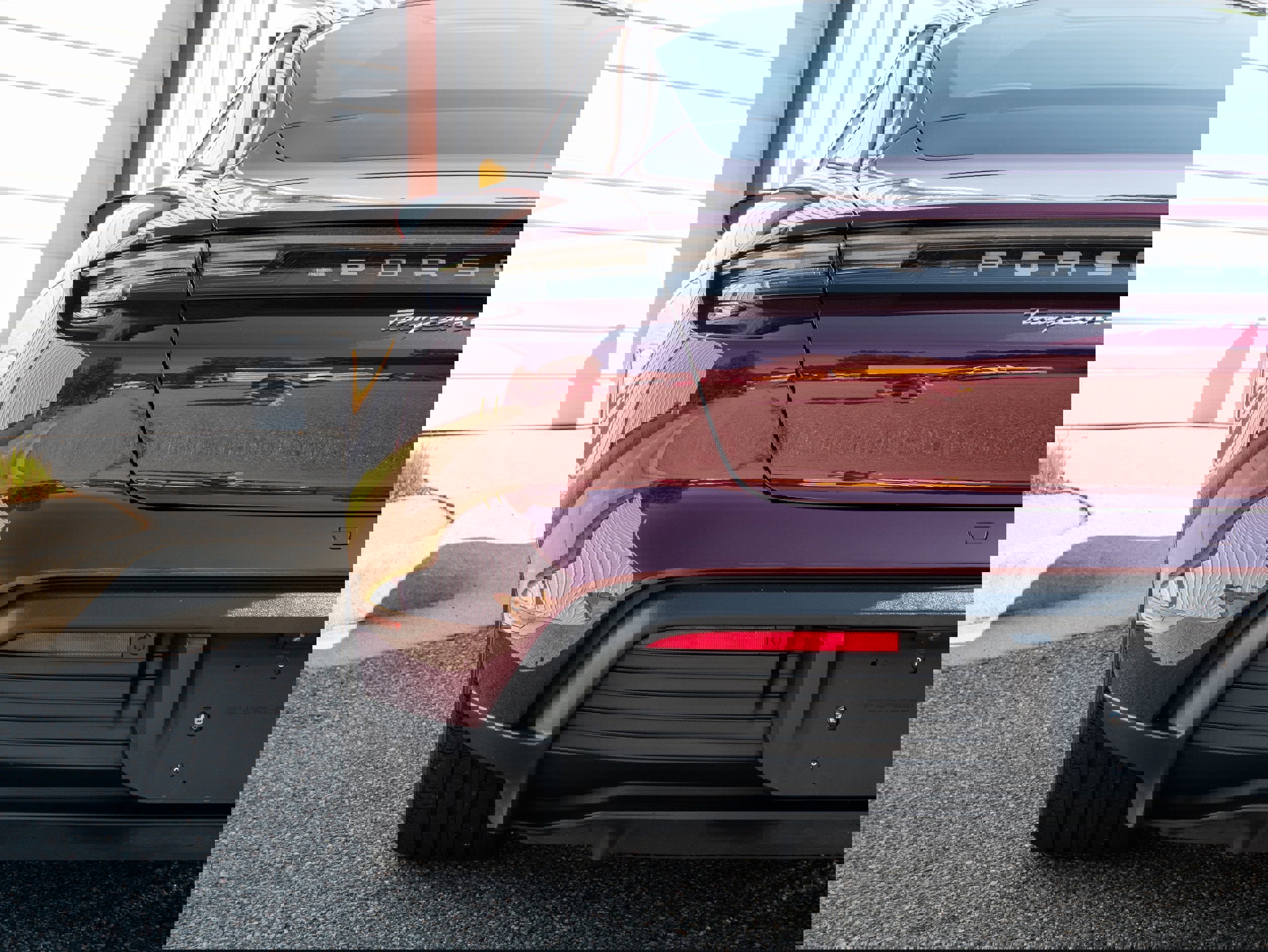 Used 2022 Porsche Taycan 4S image 14