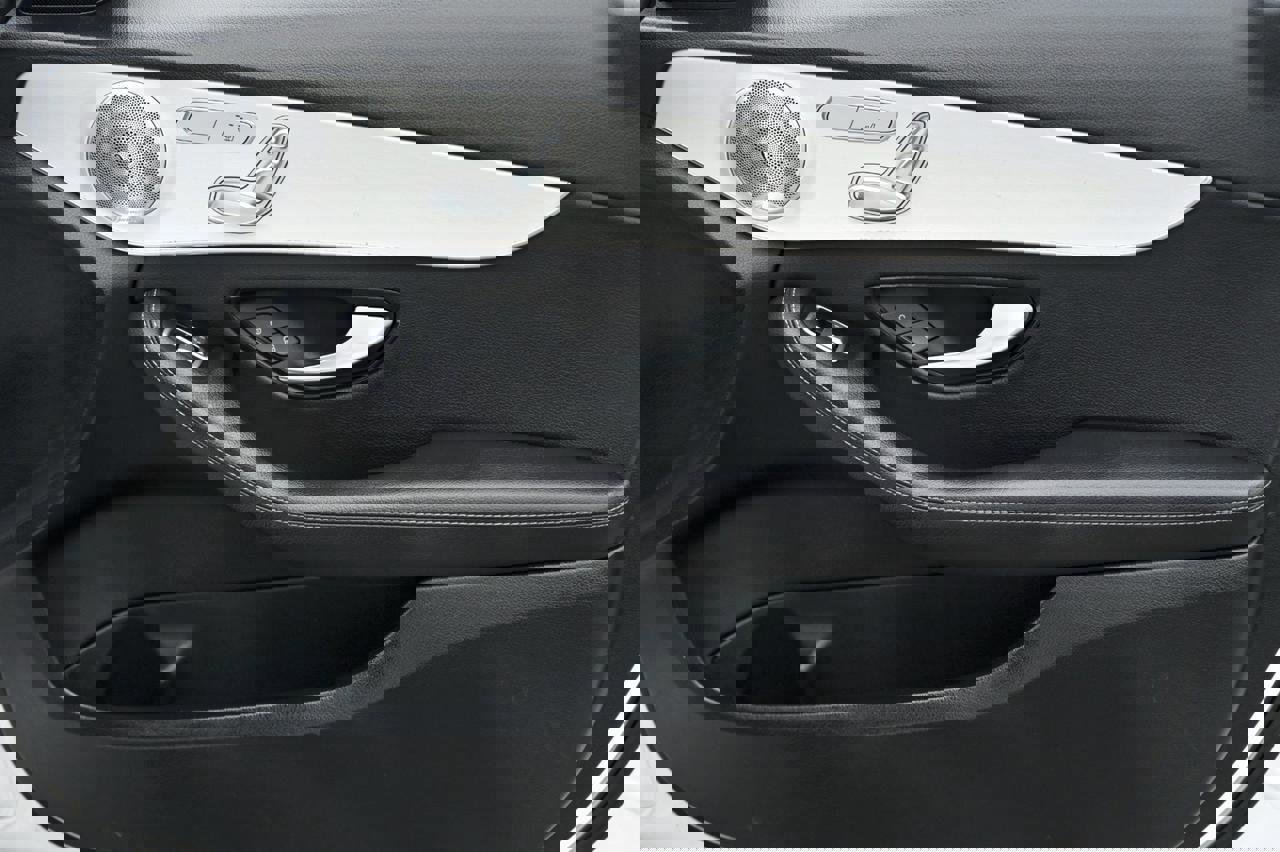 Used 2021 Mercedes-Benz C 300 Sedan image 17