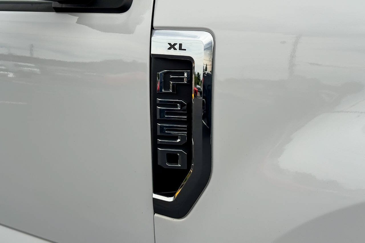 Used 2019 Ford F250 XL w/ XL Value Package AWD/4WD image 12