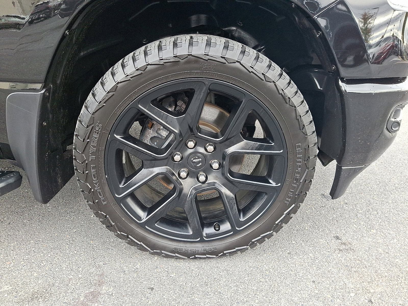 Used 2024 RAM 1500 Laramie image 8