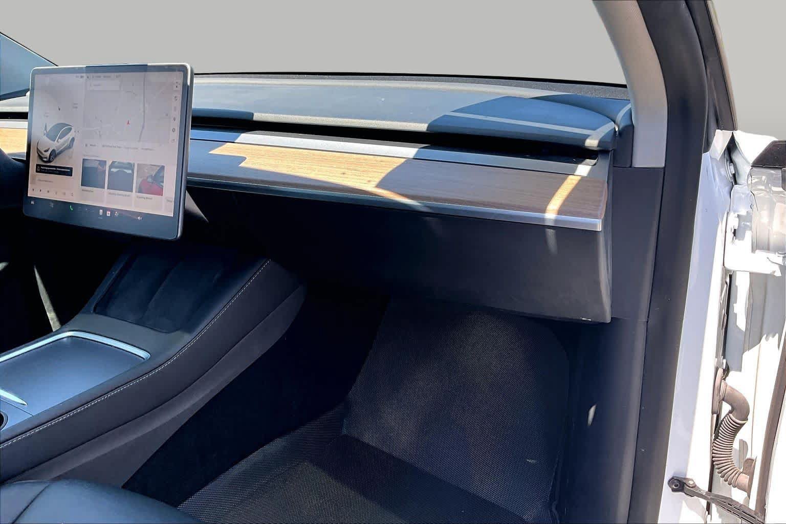 Used 2022 Tesla Model Y Long Range AWD/4WD image 19