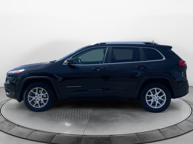 Used 2018 Jeep Cherokee Latitude Plus image 2