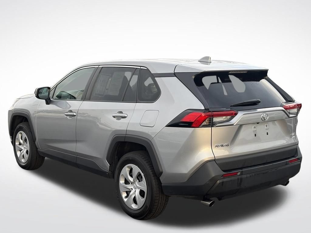 Used 2025 Toyota RAV4 LE AWD/4WD image 8