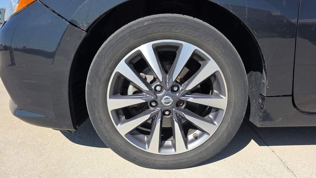 Used 2017 Nissan Altima 2.5 SV FWD image 10