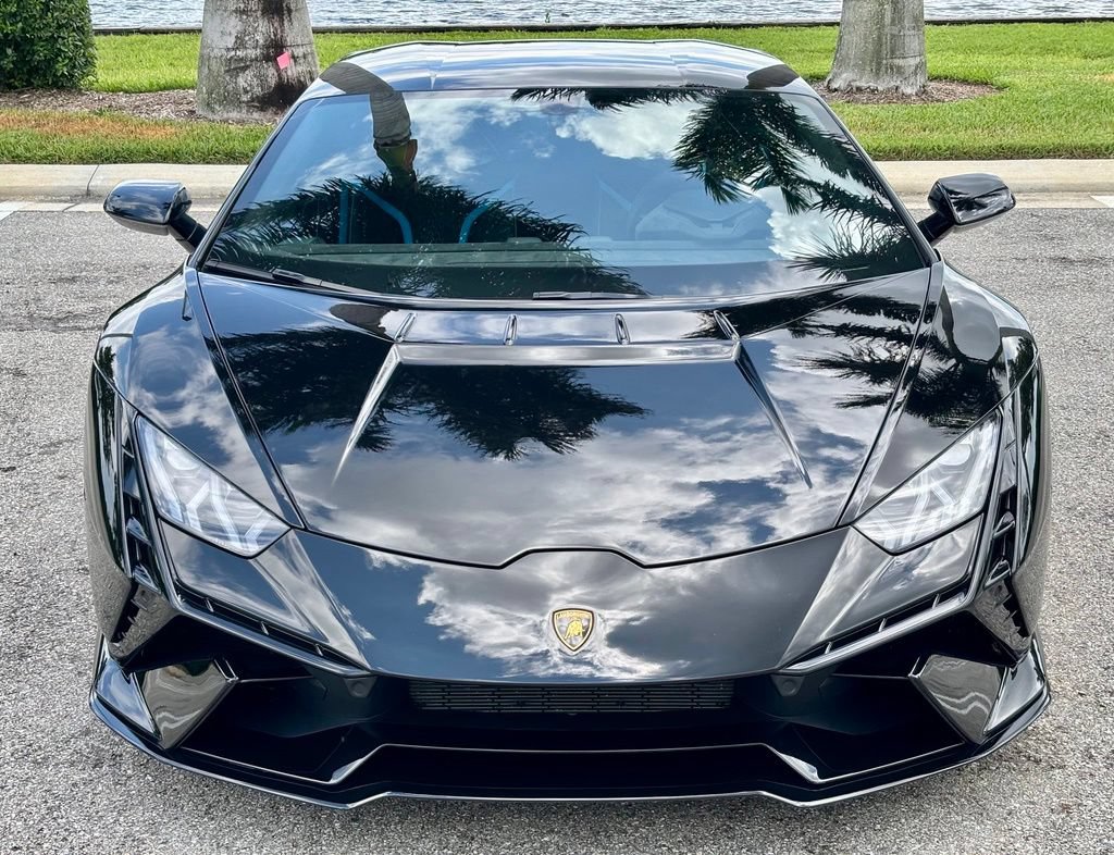 Used 2024 Lamborghini Huracan Tecnica RWD image 2