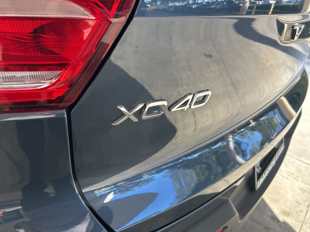 Used 2022 Volvo XC40 T5 R-Design w/ Advanced Package image 19
