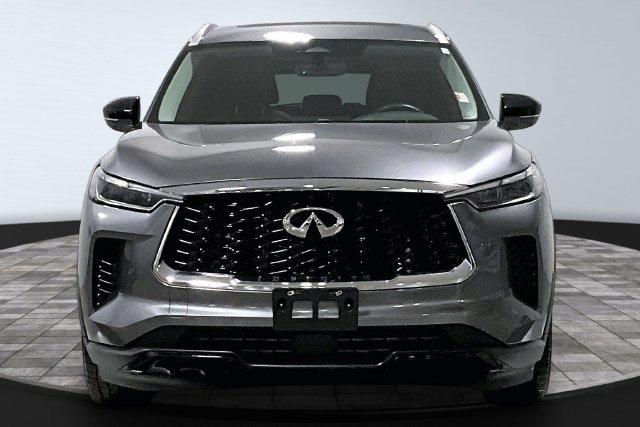 Used 2023 INFINITI QX60 Luxe w/ Cargo Package AWD/4WD image 2