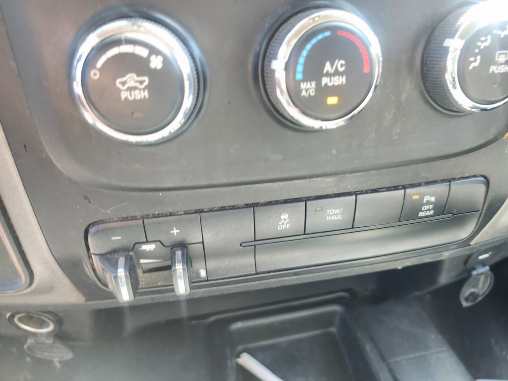 Used 2018 RAM 2500 Tradesman w/ Chrome Appearance Group image 13