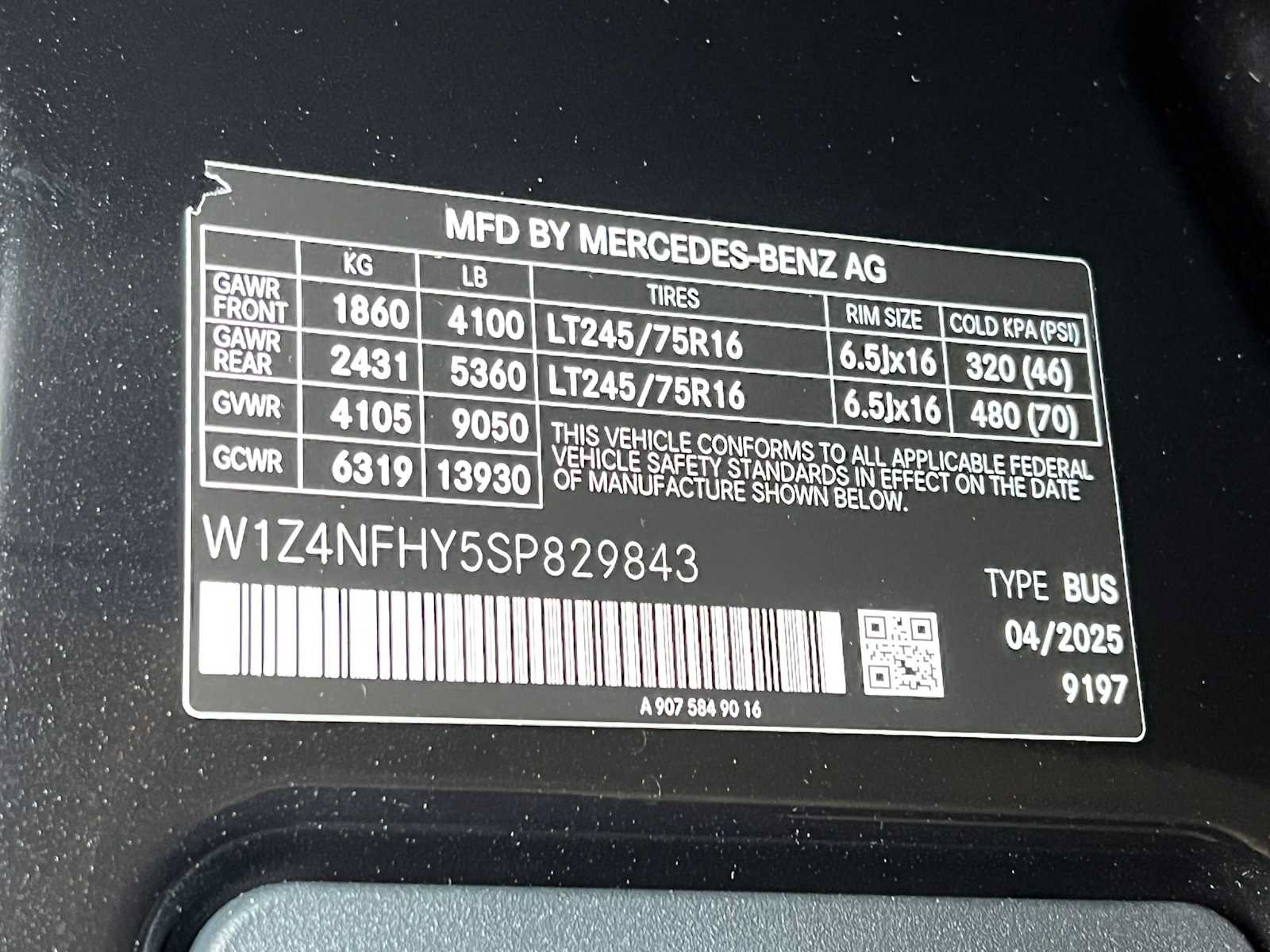 Used 2025 Mercedes-Benz Sprinter 2500 image 40
