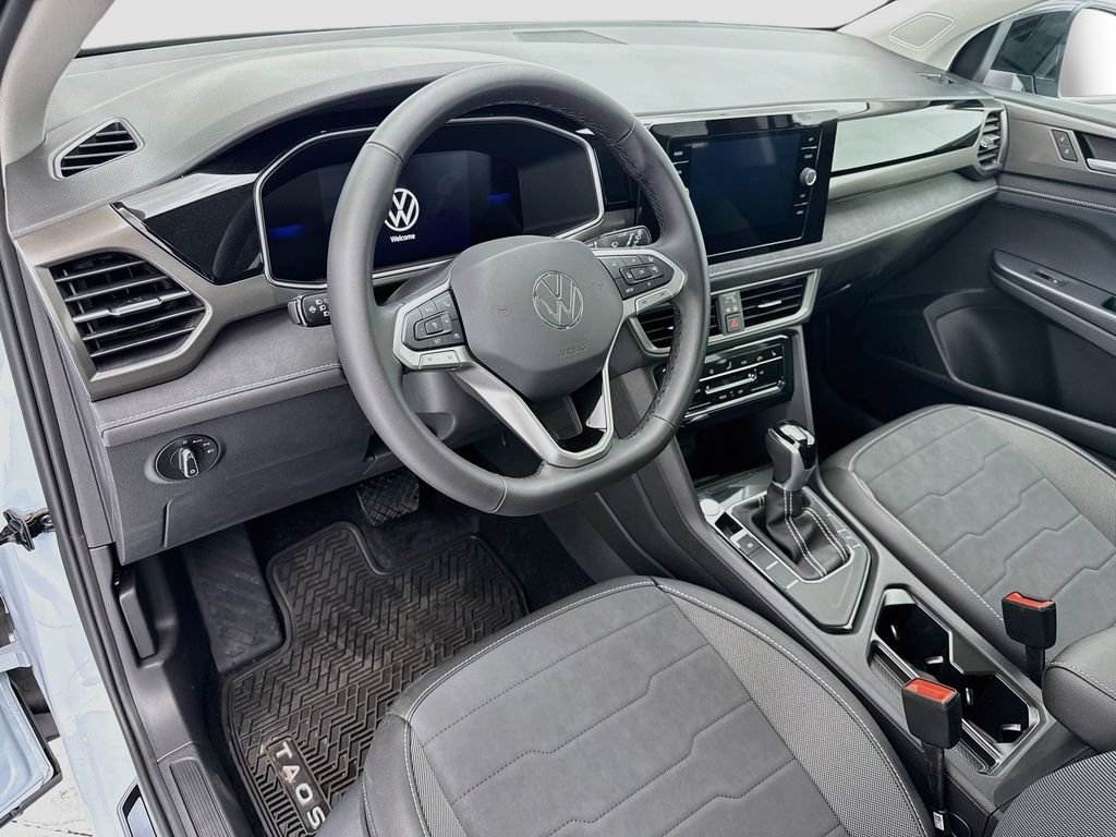 New 2026 Volkswagen Taos SE FWD image 9