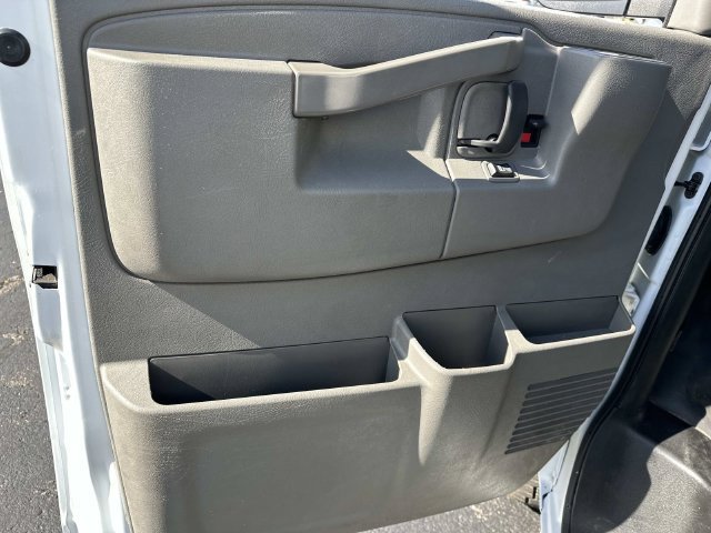 Used 2018 Chevrolet Express 2500 w/ Driver Convenience Package RWD image 8