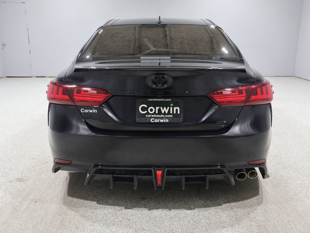 Used 2022 Toyota Camry SE w/ Carpet Mat Package (TMS) AWD/4WD image 3
