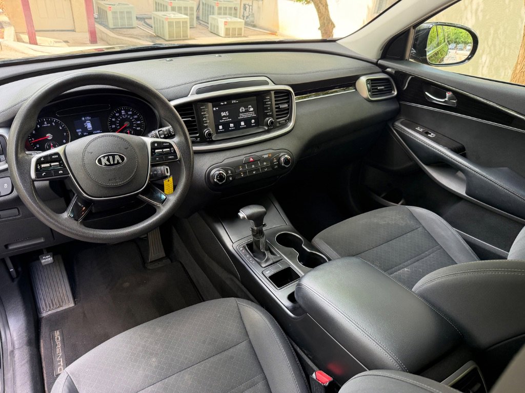 Used 2019 Kia Sorento L FWD image 17