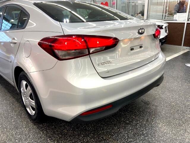 Used 2017 Kia Forte LX image 37