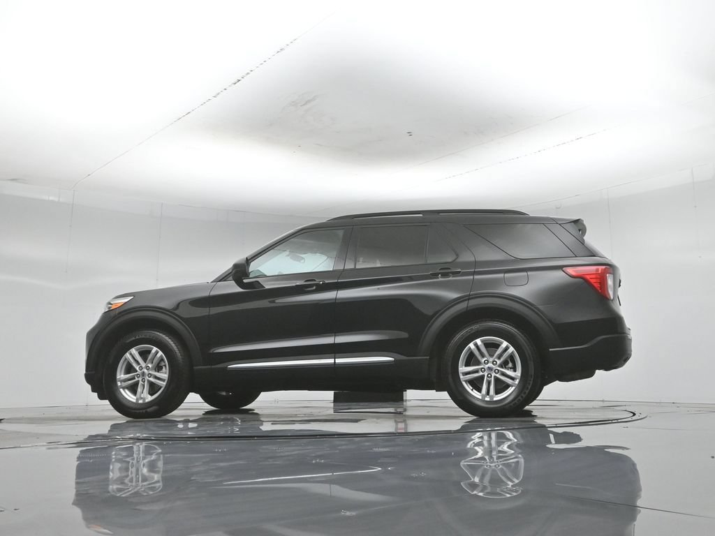 Certified 2024 Ford Explorer XLT RWD image 49