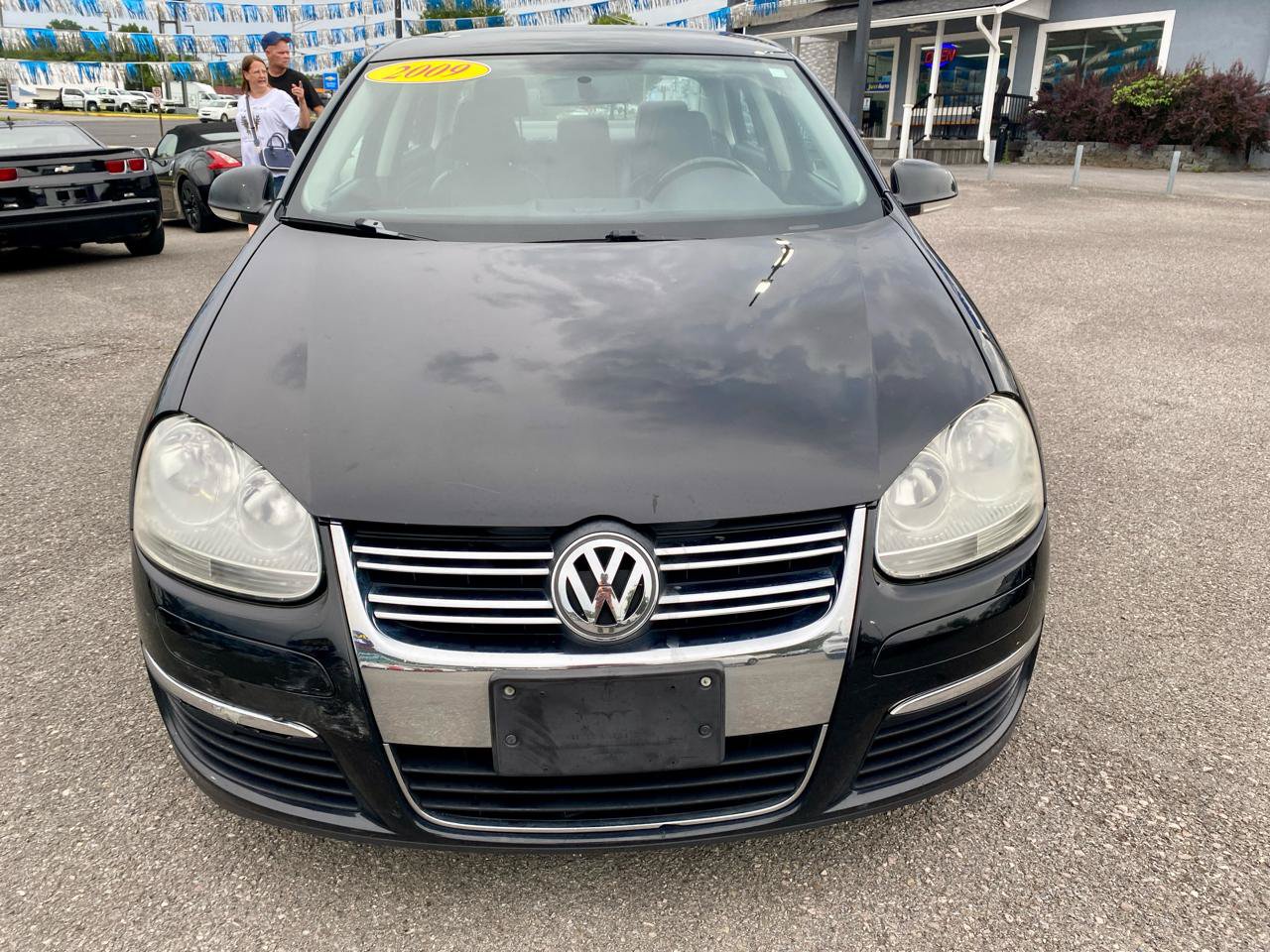 Used 2009 Volkswagen Jetta SE FWD image 2
