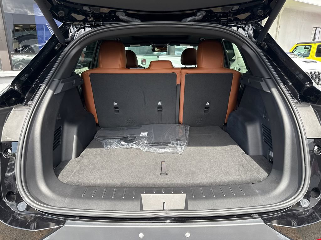 New 2025 VinFast VF 8 Plus AWD/4WD image 10
