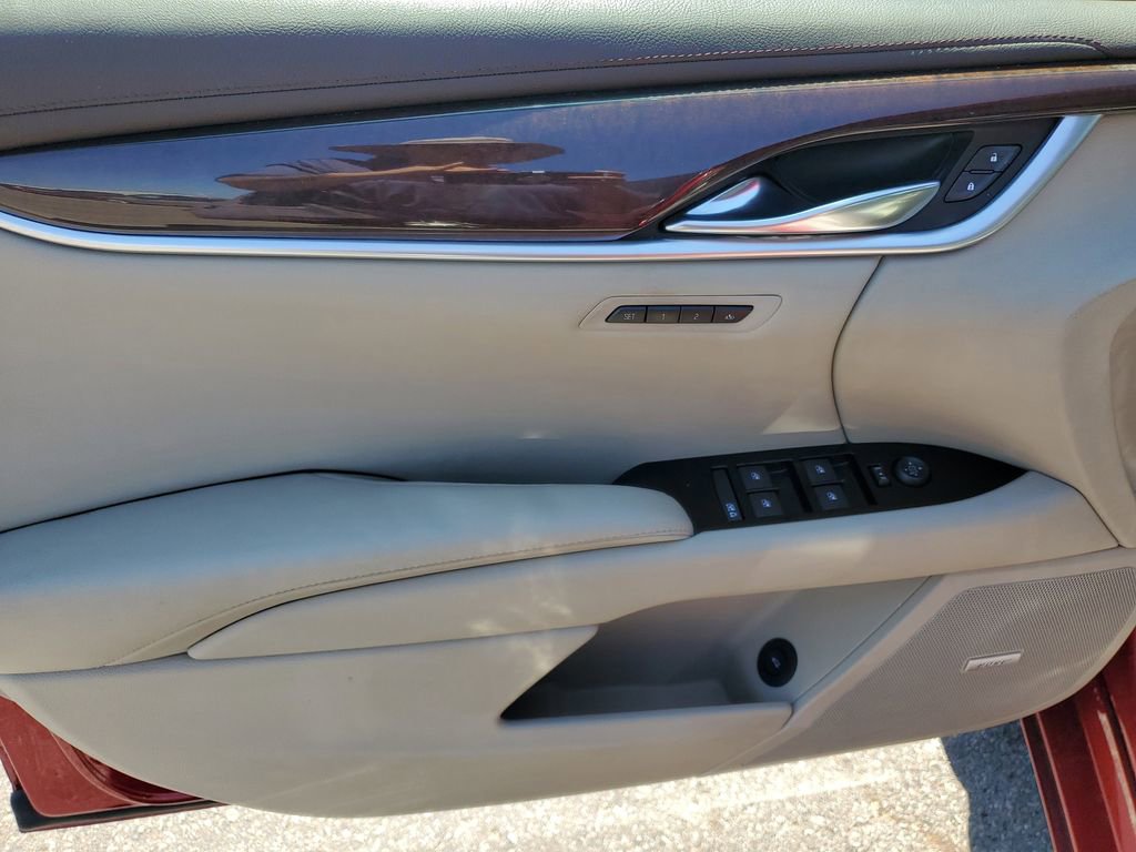Used 2013 Cadillac XTS Luxury FWD image 20