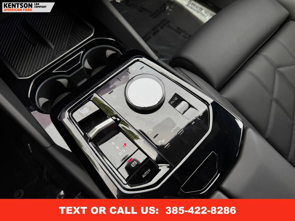 Used 2025 BMW 530i xDrive image 25