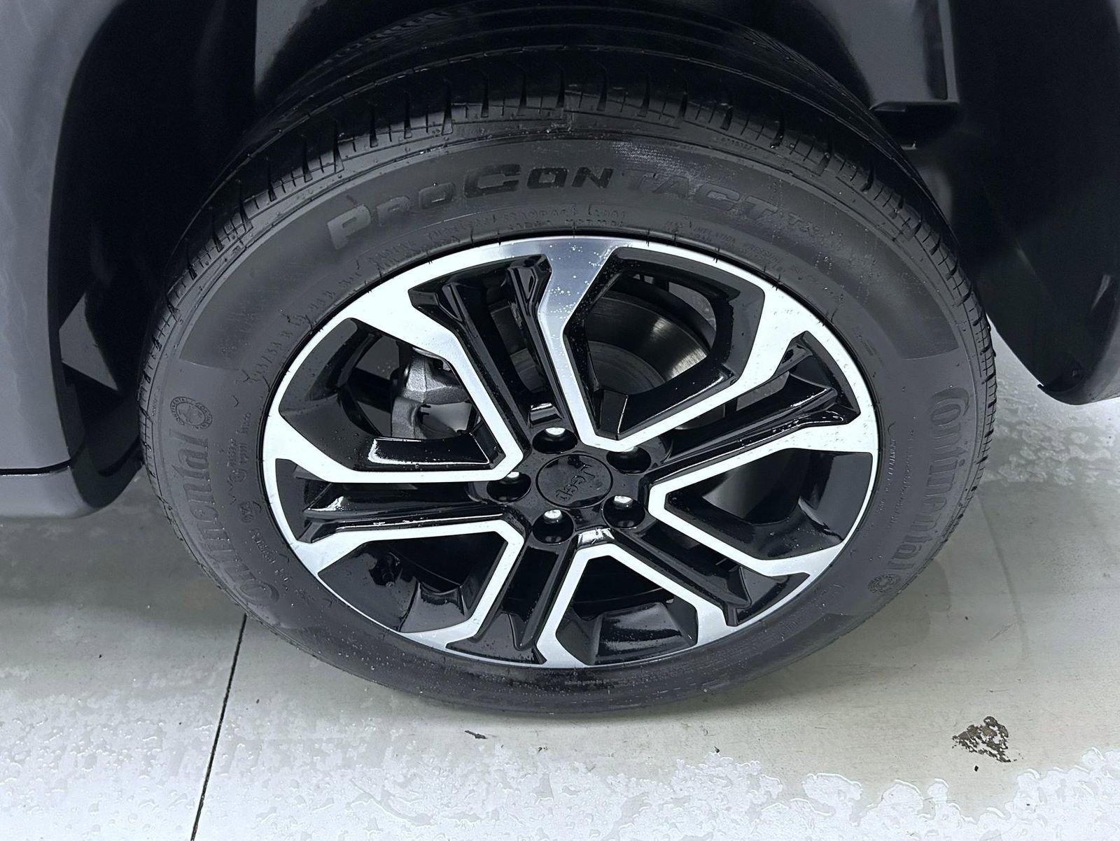 Used 2024 Jeep Compass Limited image 22