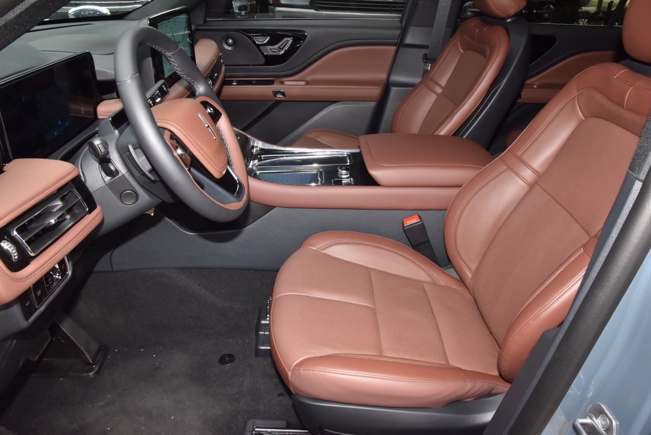 New 2026 Lincoln Aviator Reserve RWD image 13
