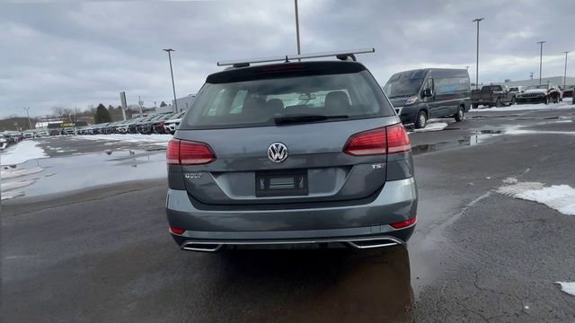 Used 2018 Volkswagen Golf S FWD image 7