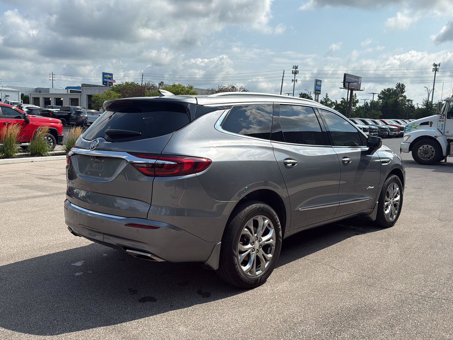 Used 2021 Buick Enclave Avenir w/ Avenir Technology Package AWD/4WD image 3