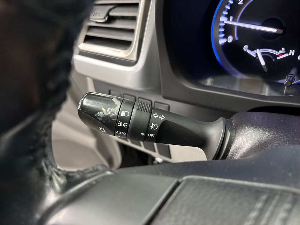 Used 2018 Toyota Highlander XLE image 24
