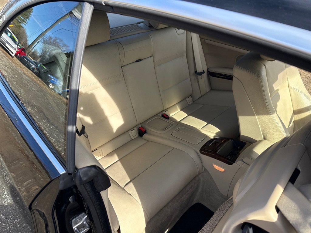 Used 2011 BMW 328i Convertible w/ M-Sport Package image 13