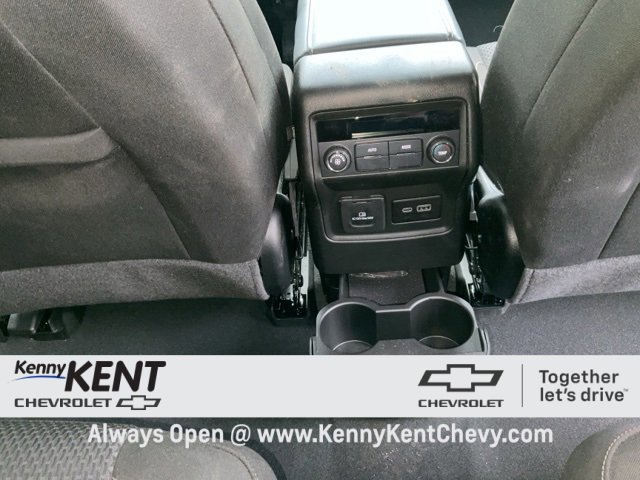 Used 2023 GMC Acadia SLE w/ Driver Convenience Package image 14