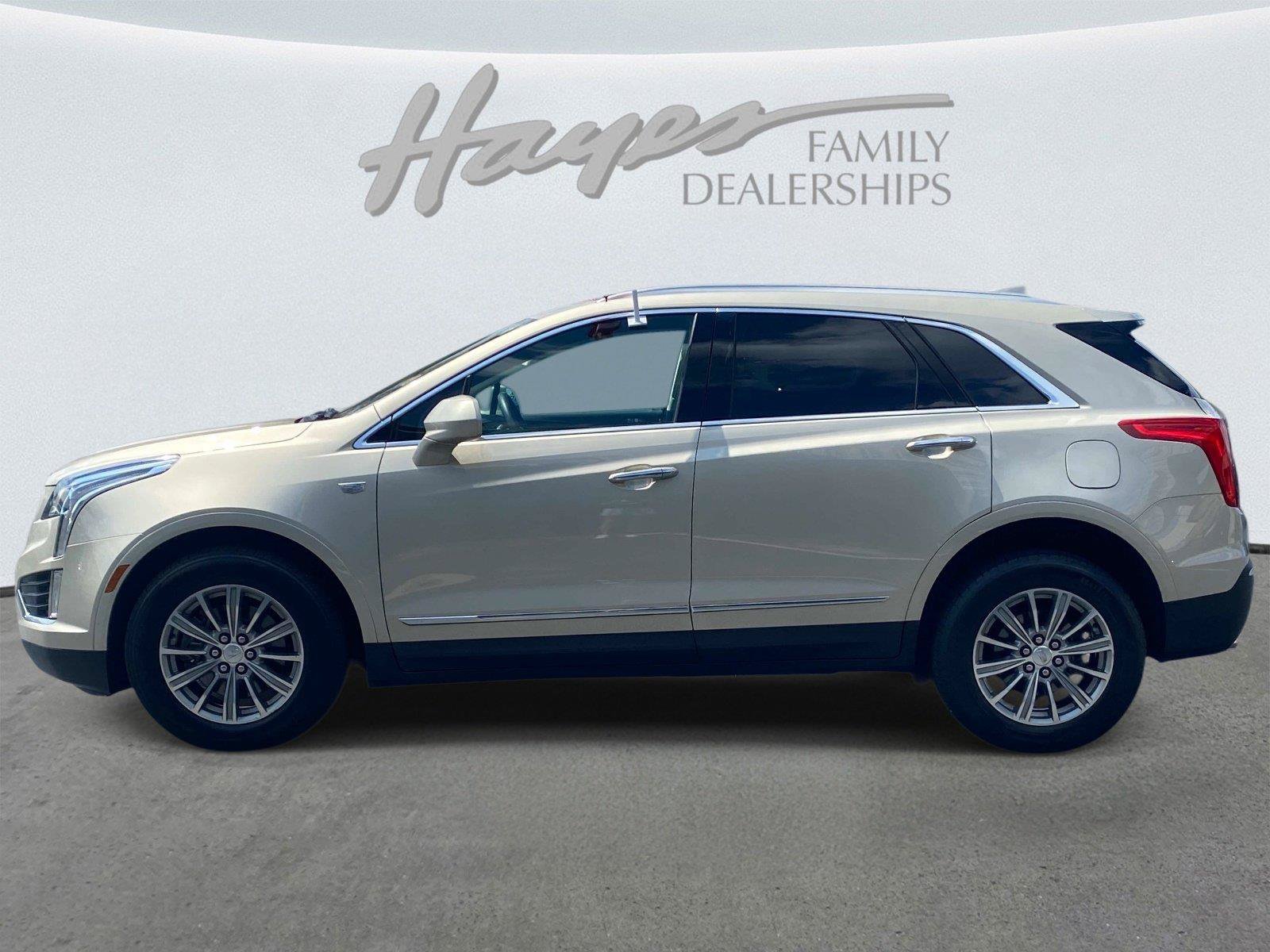 Used 2017 Cadillac XT5 Luxury w/ Driver Awareness Package FWD image 10