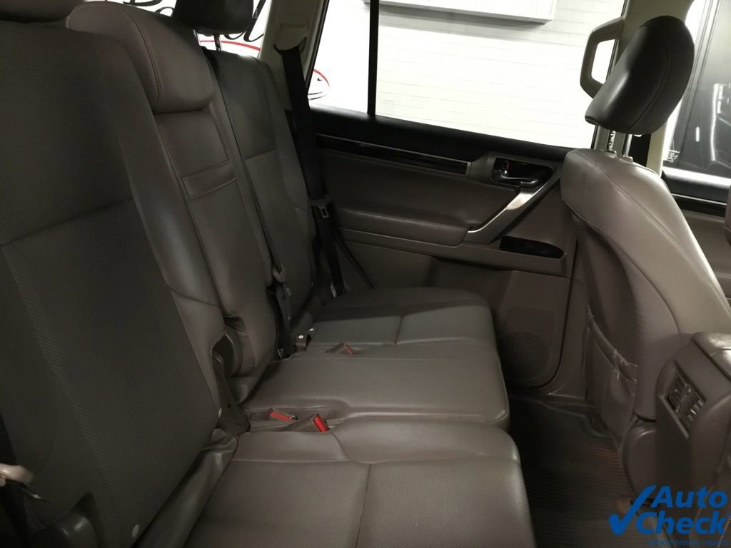 Used 2018 Lexus GX 460 w/ Navigation Package image 30