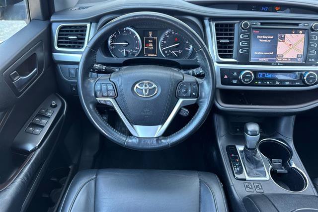 Used 2015 Toyota Highlander XLE AWD/4WD image 15