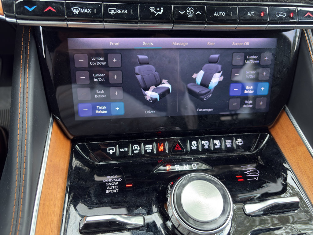 Used 2024 Jeep Grand Wagoneer L Series III AWD/4WD image 6