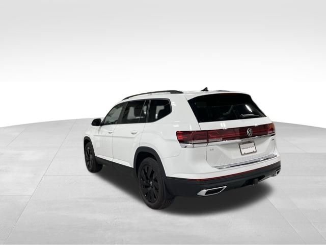 Used 2025 Volkswagen Atlas SE image 4