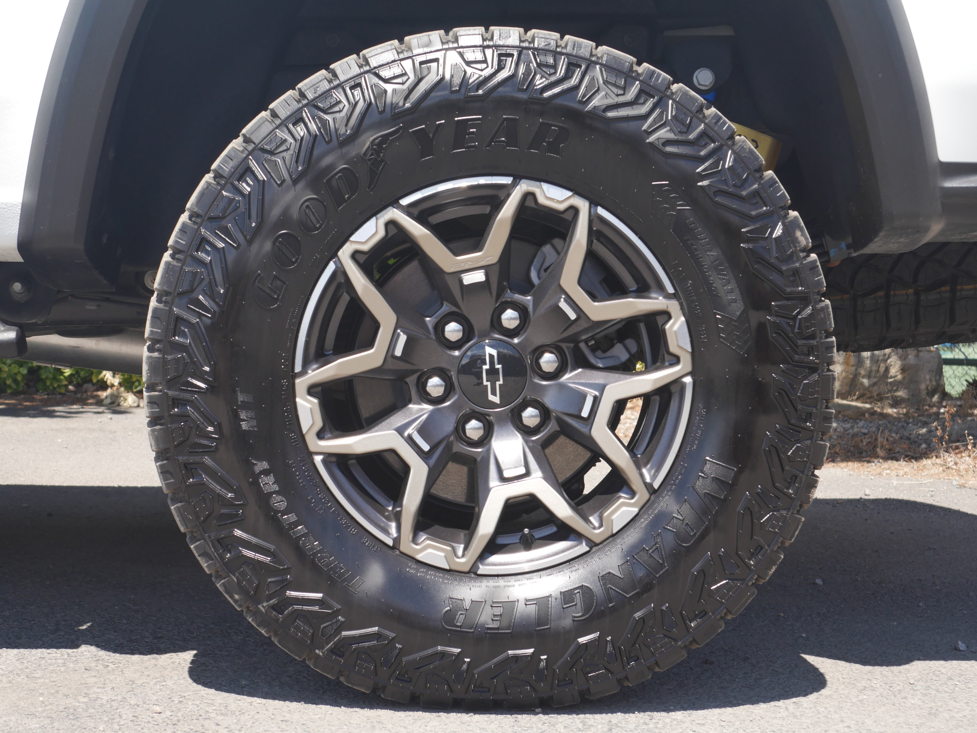 Used 2024 Chevrolet Colorado ZR2 w/ ZR2 Convenience Package III AWD/4WD image 8