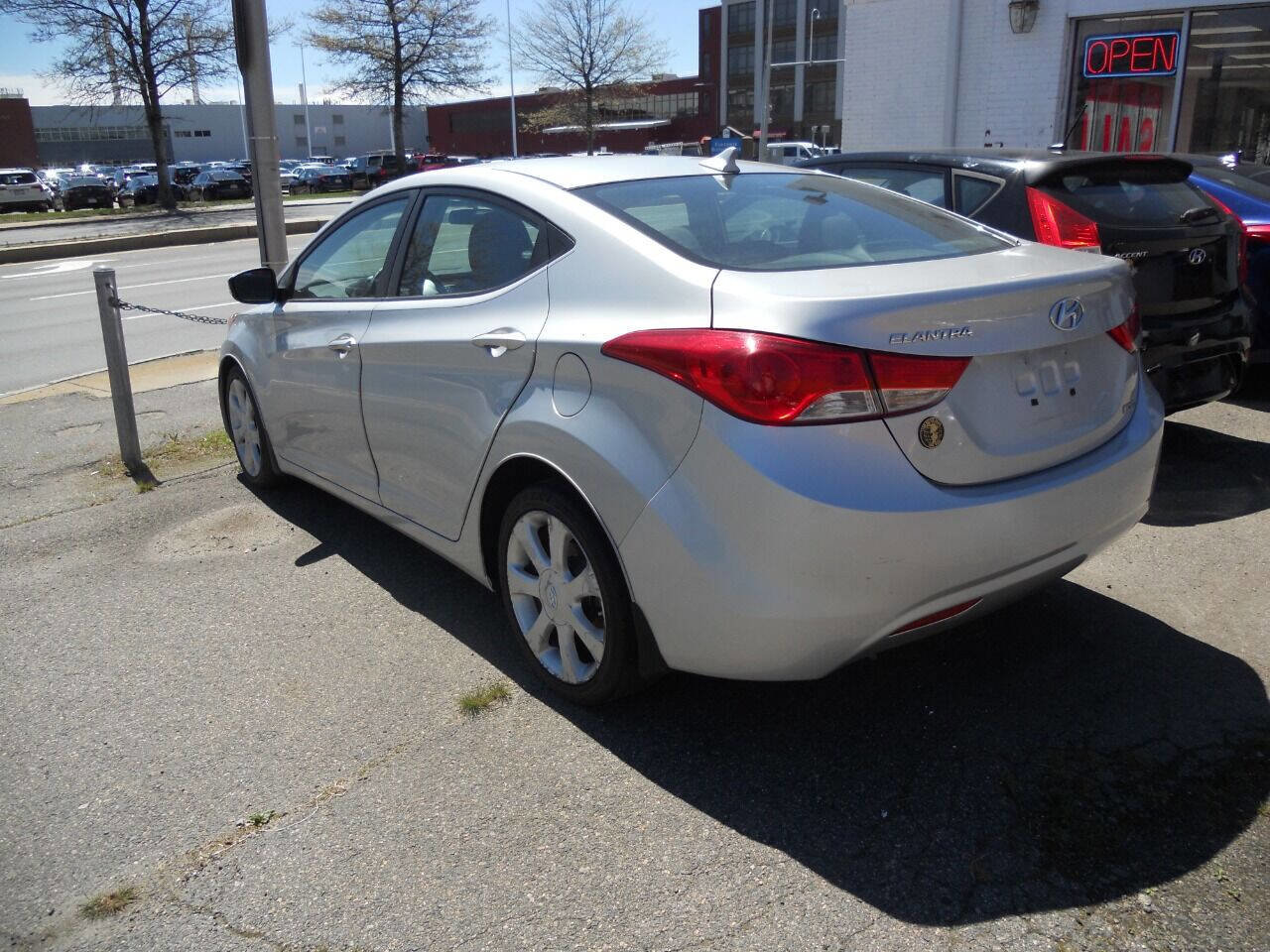 Used 2013 Hyundai Elantra Limited image 5