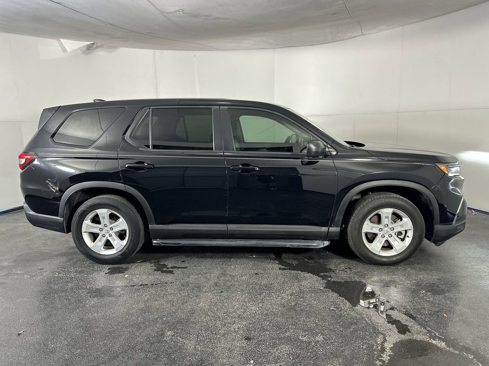 Used 2023 Honda Pilot LX image 13