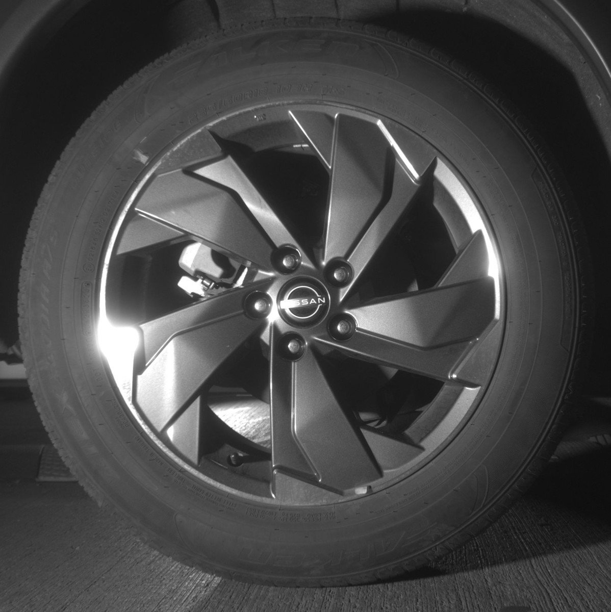 Used 2025 Nissan Rogue SV image 15