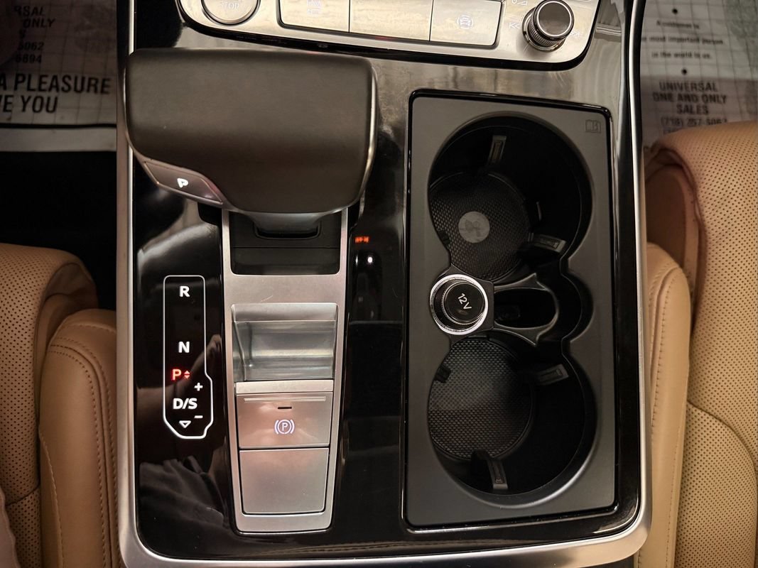 Used 2019 Audi Q8 Prestige w/ Luxury Package AWD/4WD image 23