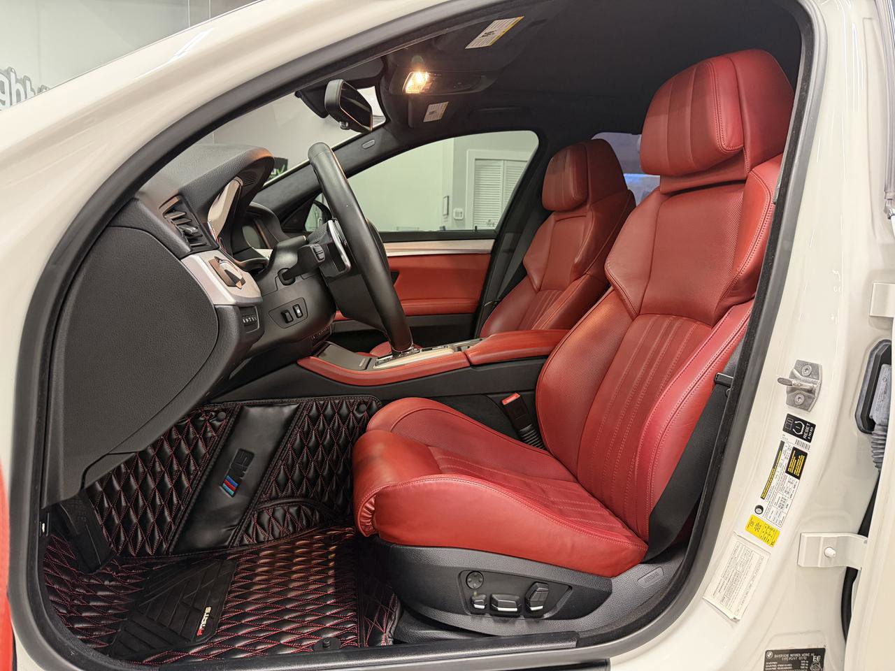 Used 2013 BMW M5 RWD image 8