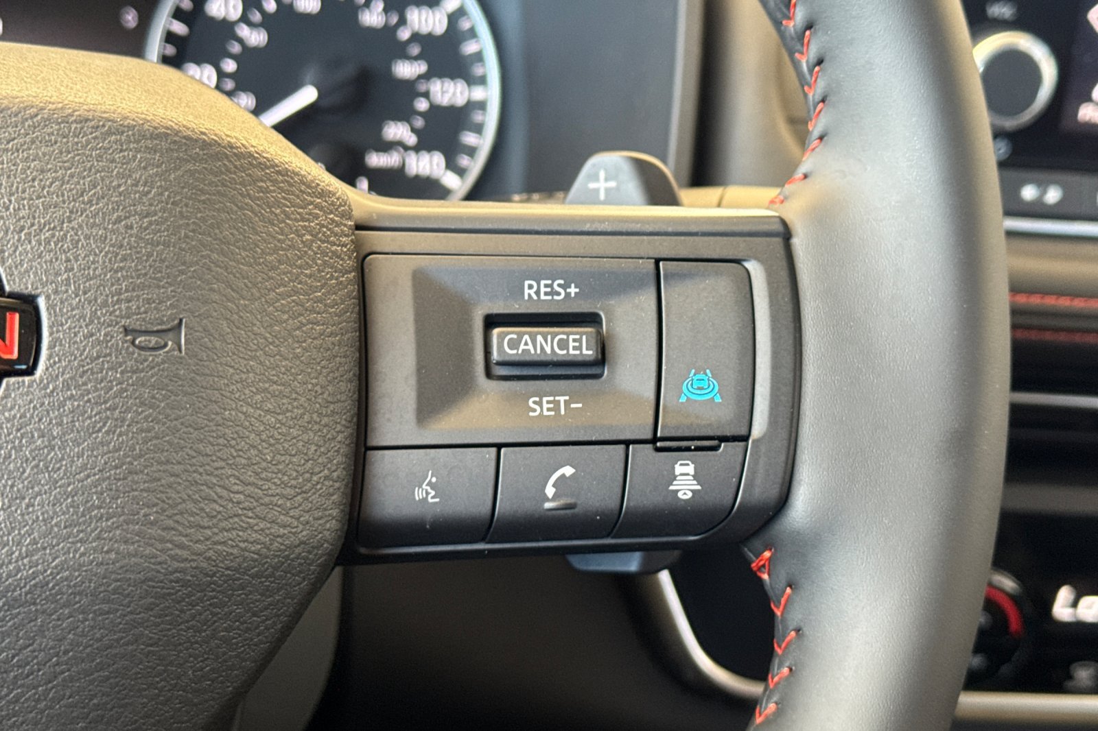Certified 2025 Nissan Rogue SV AWD/4WD image 39