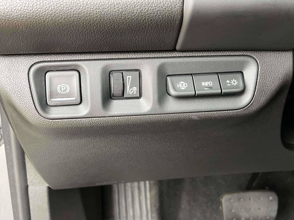 Used 2021 GMC Acadia SLT w/ Technology Package AWD/4WD image 19