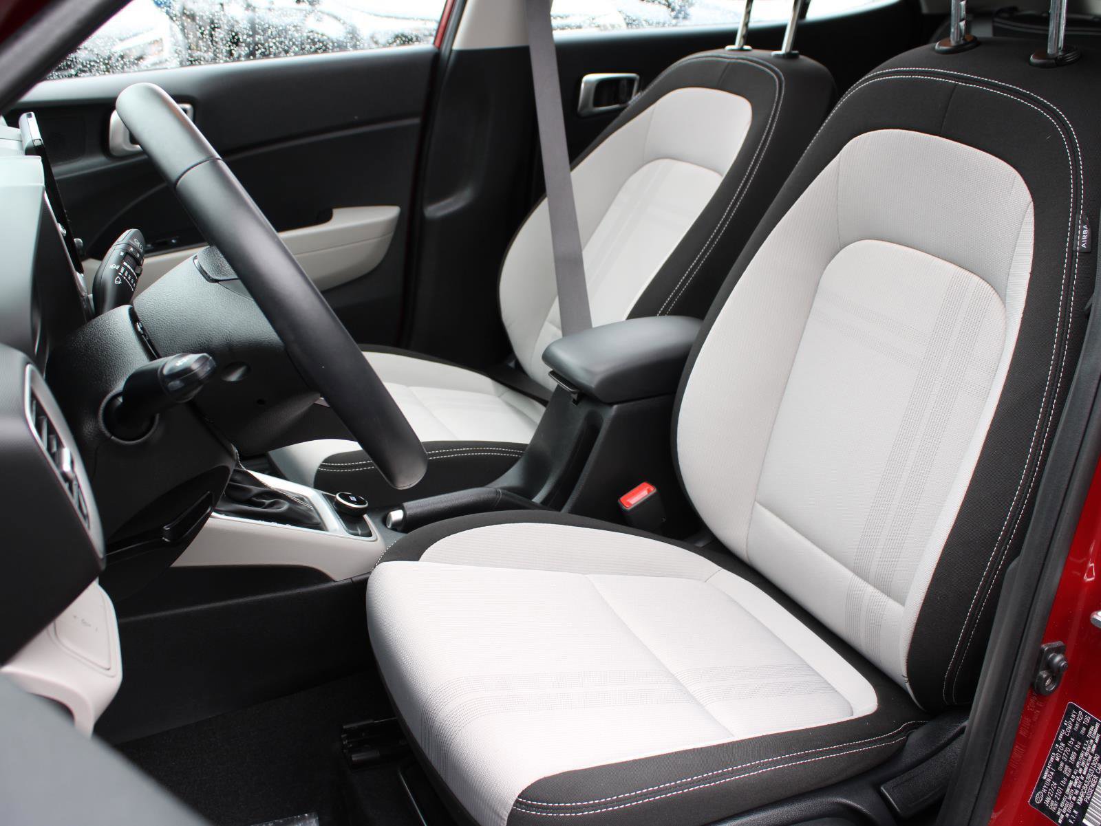 Used 2024 Hyundai Venue SEL image 14