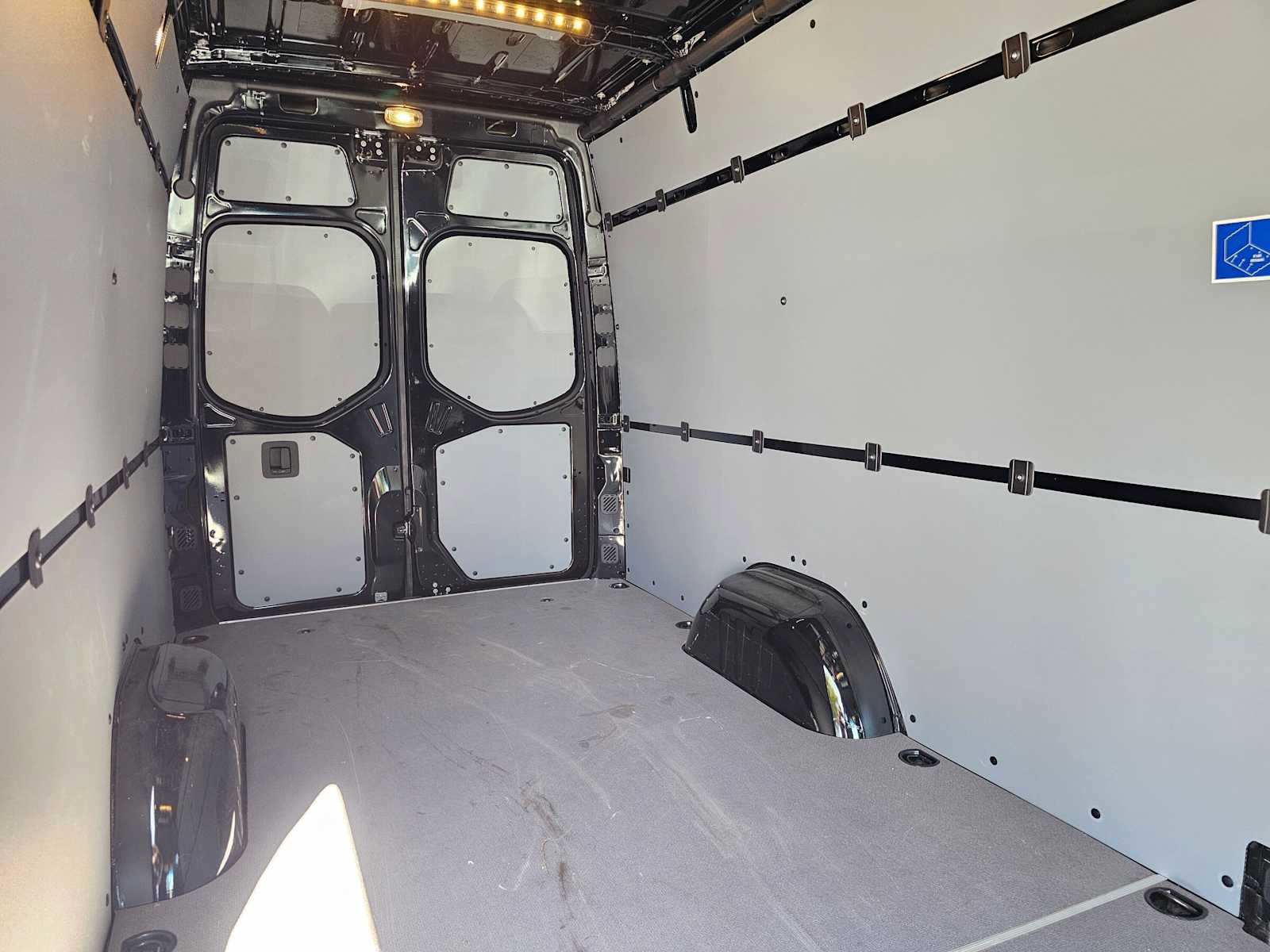 Used 2025 Mercedes-Benz Sprinter 2500 image 13